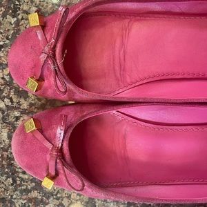 Louise Vuitton flat shouse